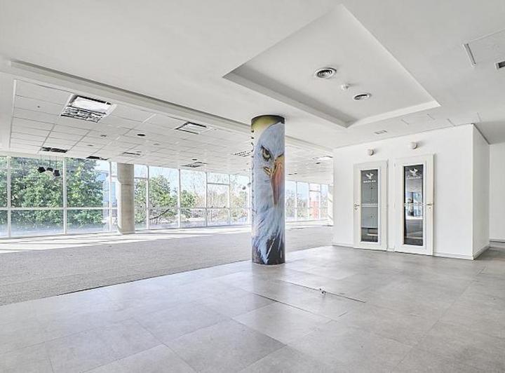Oficina comercial · 453m² · 3 Ambientes · 15 Cocheras
