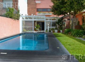 Casa · 232m² · 5 Ambientes · 1 Cochera · Venta Casa 5 Ambientes con Cochera y Piscina en Quilmes