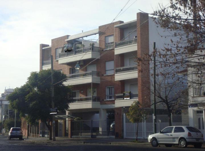 Casa · 100m² · 4 Ambientes · 1 Cochera