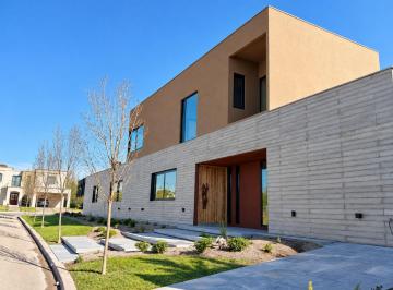 Casa · 358m² · 3 Ambientes · 2 Cocheras · Venta Casa en La Toscana, Luján de Cuyo