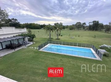 Casa · 430m² · 5 Dormitorios · 2 Cocheras · Casa de 7 Ambientes en Venta y Alquiler en Estancia Villa Maria Canning