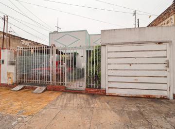 Casa · 65m² · 3 Ambientes · 2 Cocheras · Venta Casa 3 Amb con 2 Cocheras Al Frente Patio Fondo - Caseros - Acepta Permuta - Apto Credito