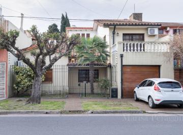 Casa de 5 ambientes, La Matanza · Chalet 5 Amb. en Venta. con Parque y Garage Para 2 Autos. Barrio Pileta