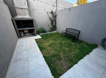 Departamento · 49m² · 2 Ambientes · 1 Cochera · Departamento Planta Baja con Jardin y Cochera, Sin Expensas!