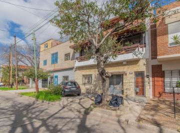Casa · 74m² · 3 Ambientes · PH Tipo Casa - Dos Dorm. - Terraza - Patio - Lanus Oeste