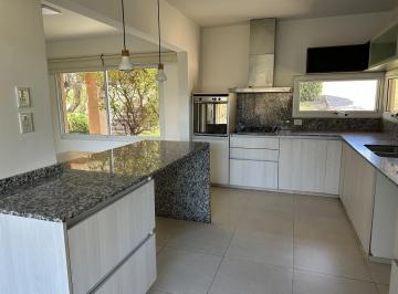 Casa · 300m² · 9 Ambientes · Casa Una Planta Country 4 Hojas Mendiolaza