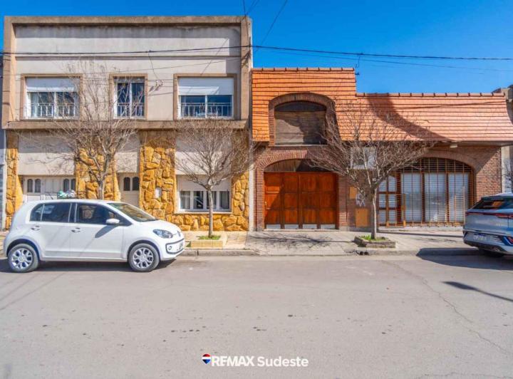 Casa · 130m² · 6 Ambientes · 1 Cochera