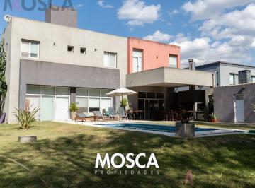 Casa · 200m² · 5 Ambientes · 2 Cocheras · Casa en Venta Barrio Privado La Cesarina Zona Oeste