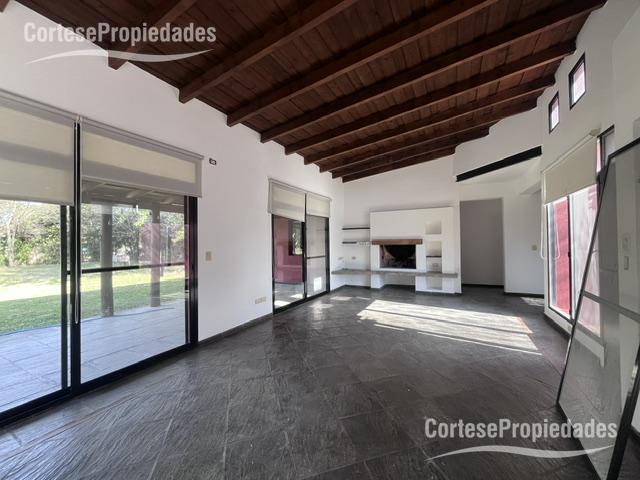 Casa · 102m² · 3 Ambientes · 2 Cocheras