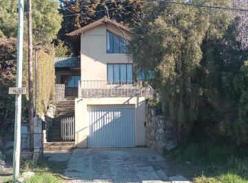 Casa · 120m² · 4 Ambientes · 1 Cochera · Casa en Venta 4 Amb Melipal, Bariloche con Plena Vista Al Lago Ideal Inversion