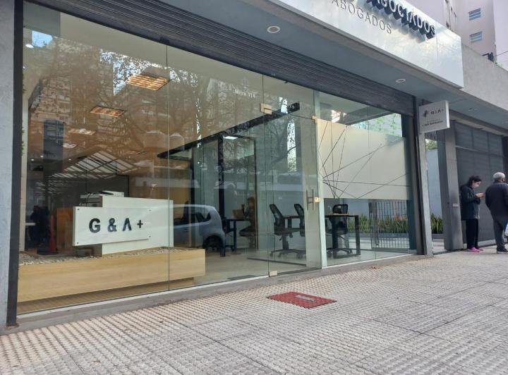 Local comercial · 90m² · 3 Ambientes · 1 Cochera