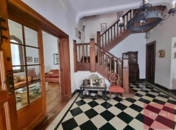 Casa · 350m² · 7 Ambientes · 1 Cochera · Espectacular Casa Estilo Tudor de 7 Amb Apto Proyecto Inmobiliario - Retasado