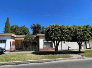 PH · 60m² · 3 Ambientes · Hermoso PH en Alquiler en San Miguel 3 Ambientes con Vestidor y Patio