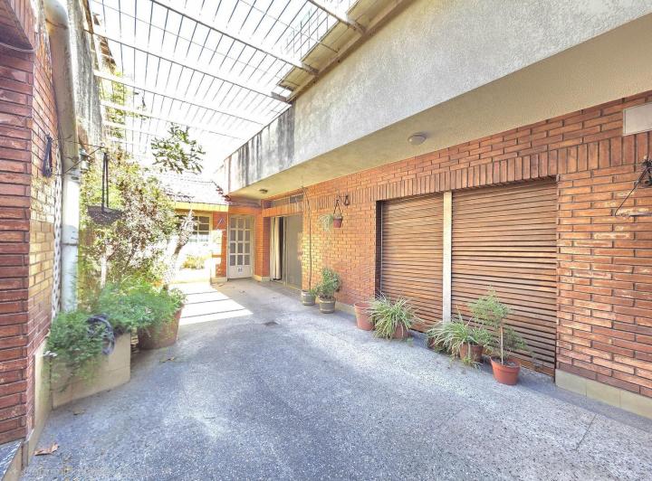 Casa · 221m² · 6 Ambientes