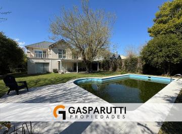 Casa · 210m² · 5 Ambientes · 5 Cocheras · Casa en Venta en Barrio Septiembre, Escobar. Apto Credito
