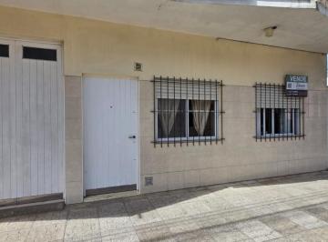 Departamento · 32m² · 2 Ambientes · Hermoso Dpto de 2 Ambientes en Planta Baja con Todos Los Servicios en Pleno Centro