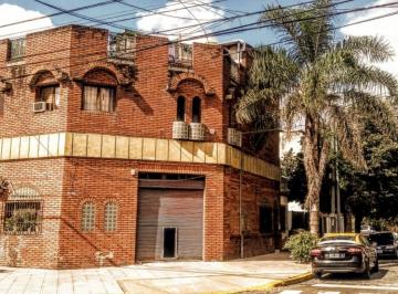 Casa · 200m² · 9 Ambientes · Venta en Block en Esquina con 2 Dptos de 5 y 3 Amb con Entrada Indep en Mataderos