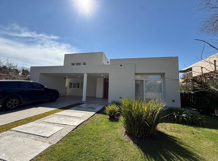 Casa · 198m² · 4 Ambientes