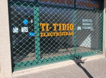 Local comercial · 250m² · Local Comercial Frente Av Mosconi