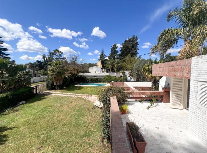 Casa · 186m² · 8 Ambientes