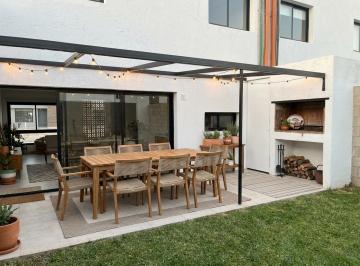 Casa · 110m² · 5 Ambientes · 2 Cocheras · Alquiler Casa Tipo Duplex Solares de Manantiales 3 Dorm. Galeria Patio Cochera