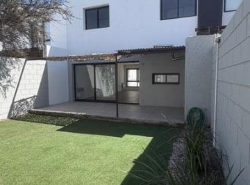 Casa · 110m² · 5 Ambientes · 2 Cocheras · Alquiler Casa Tipo Duplex Solares de Manantiales 3 Dorm. Galeria Patio Cochera