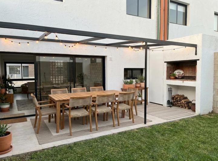 Casa · 110m² · 5 Ambientes · 2 Cocheras