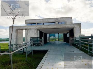 Casa · 283m² · 5 Ambientes · Casa en Venta en Puertos Amarras a La Laguna