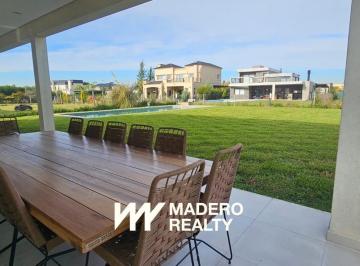 Casa · 194m² · 5 Ambientes · 1 Cochera · El Trébol - Casa 5 Ambientes - 900 m² Full Amenities