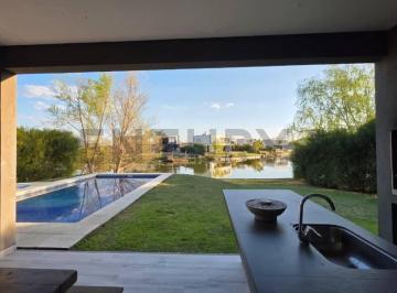 Casa · 306m² · 5 Ambientes · 2 Cocheras · Casa en Venta Financiada Al Lago en El Barrio Islas, El Cantón, Escobar.