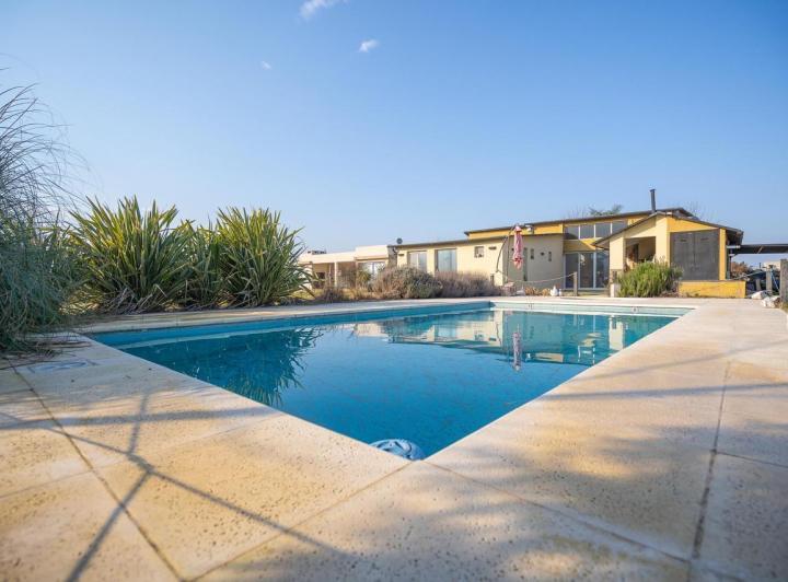 Casa · 180m² · 4 Ambientes · 2 Cocheras