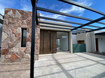 Casa de 5 ambientes, Luján de Cuyo · Casa en Venta Apta Crédito Hipotecario a Estrenar en Barrio Terrazas Park