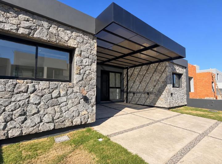 Casa · 80m² · 4 Ambientes · 1 Cochera