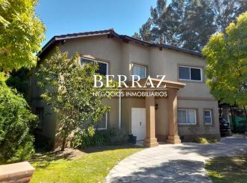 Casa · 198m² · 5 Ambientes · 3 Cocheras · Casa Venta 3 Dorm. Barrio La Delfina Lote de 848 m² Pilar