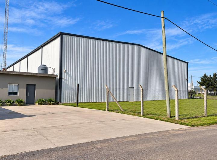 Bodega-Galpón · 1296m²