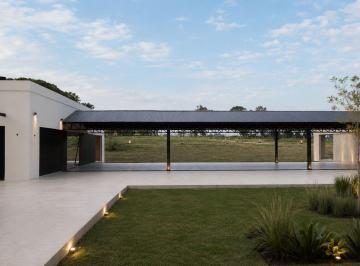 Terreno · 800m² · Lote de 800 m², en Venta en Estancia Carabassa N 54, Pilar, Gba Norte
