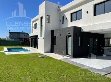 Casa · 230m² · 4 Ambientes · Casa 3 Ambientes en Alquiler con Pileta - Hudson Park