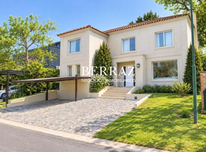 Casa · 211m² · 5 Ambientes · 2 Cocheras