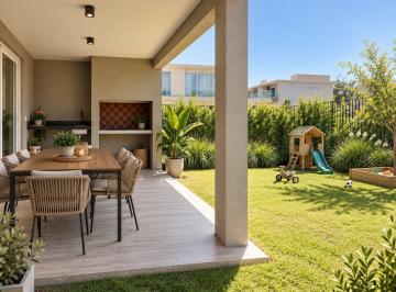 Casa · 98m² · 4 Ambientes · 1 Cochera · Casa 3 Dorm. en Pilar - Jardin y Amenities