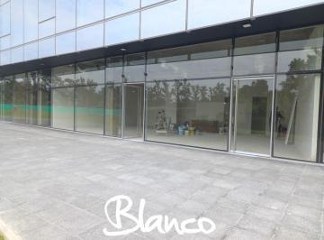 Local comercial · 94m² · 1 Cochera · Local en Venta en Pilar, G. B. a. Zona Norte, Argentina