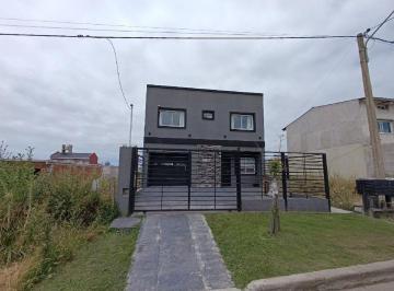Casa · 110m² · 4 Ambientes · 1 Cochera · Venta Casa 4 Ambientes en El Martillo Apta Crédito