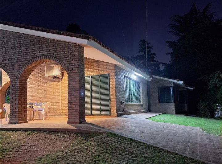 Casa · 600m² · 6 Ambientes · 3 Cocheras