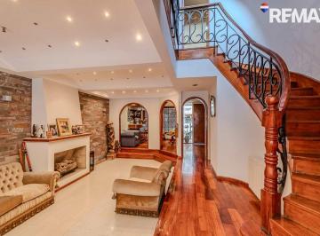 Casa · 290m² · 4 Ambientes · 3 Cocheras · Venta Casa 4 Ambientes Villa Crespo Cochera Patio