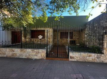 Casa de 4 ambientes, Córdoba · Casa Preciosa de 2d en General Paz! Imperdible!