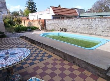 Casa de 3 ambientes, Avellaneda · Casa en Venta en Piñeyro con Gran Lote, Parque y Pileta