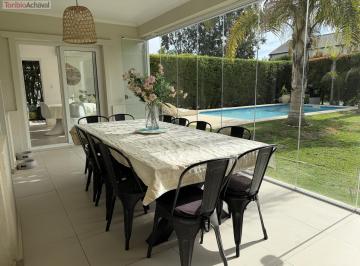 Casa · 190m² · 5 Ambientes · 2 Cocheras · Casa en Venta en Los Alisos, Nordelta 3 Dorm. y Pileta
