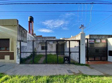 Bodega-Galpón · 213m² · 4 Ambientes · Galpón o Deposito a Reciclar en Zona Sur