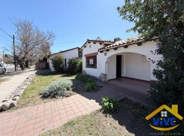 Casa de 5 ambientes, Cosquín · Casa en Venta C/ Cochera en Cosquín