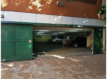 Garage · 12m² · 1 Cochera · Cochera Cubierta Fija
