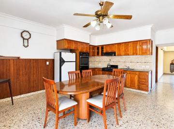Casa · 235m² · 4 Ambientes · Venta Casa 4 Ambientes con Deposito Villa Madero